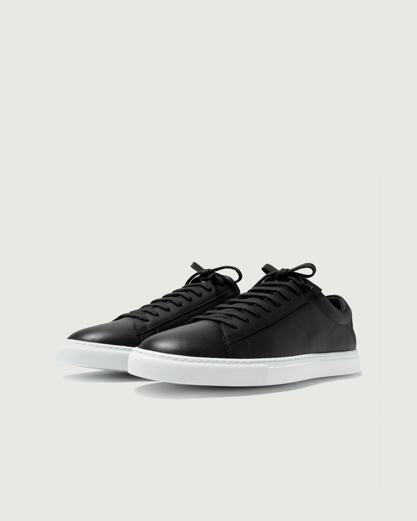 Oliver Cabell Low 1-Black (Orthopedic)