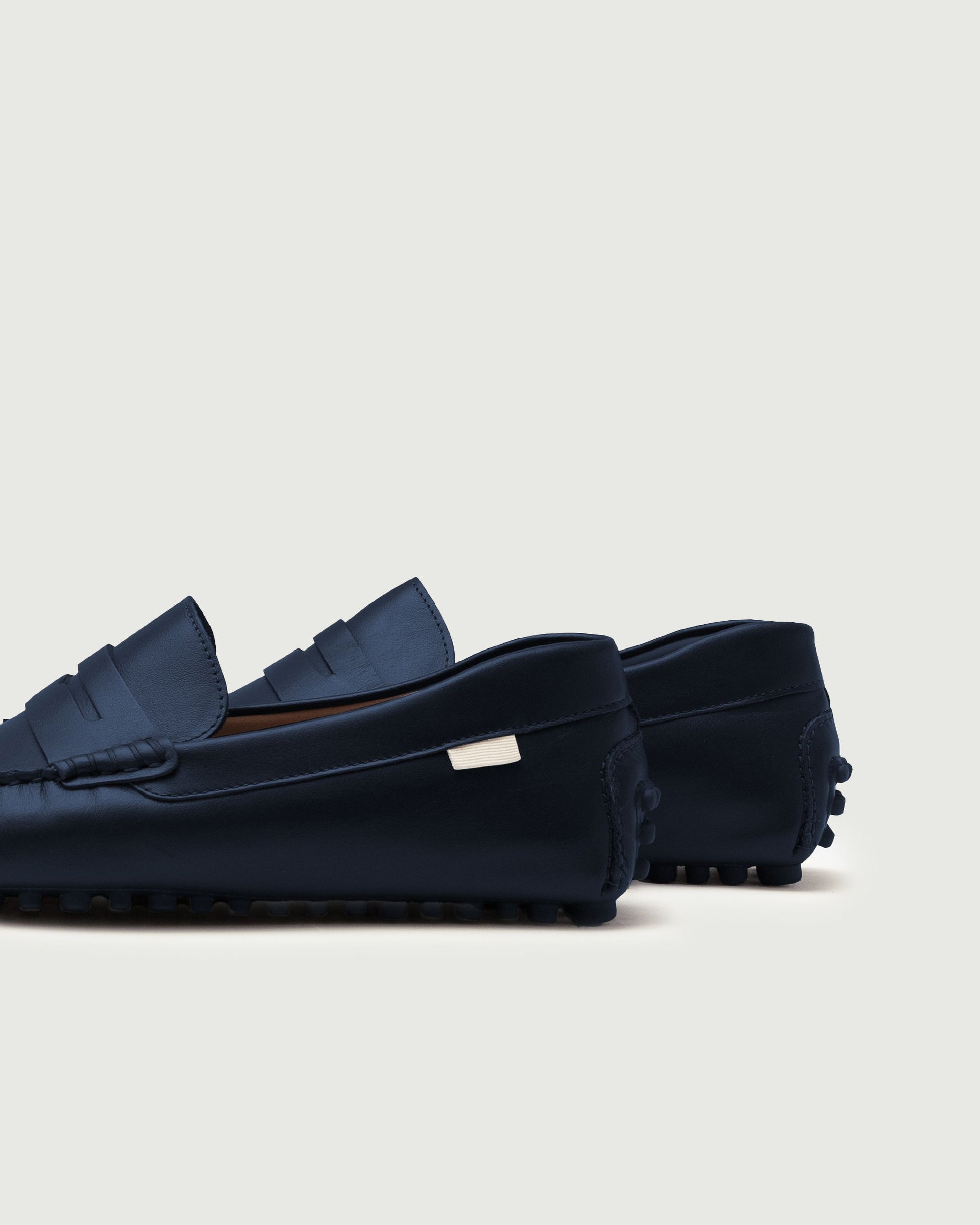 Oliver Cabell Driver-Navy Pebbled