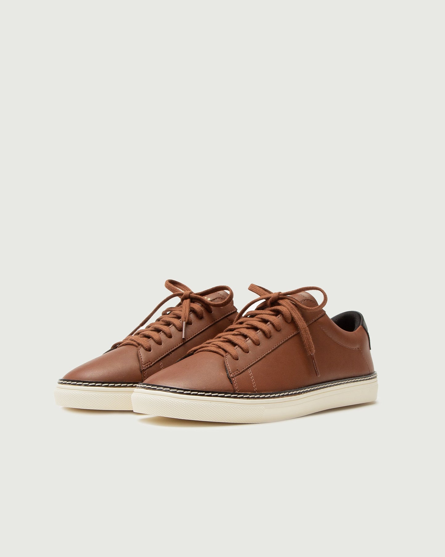 Oliver Cabell Low 1 Pro-Walnut (Orthopedic)