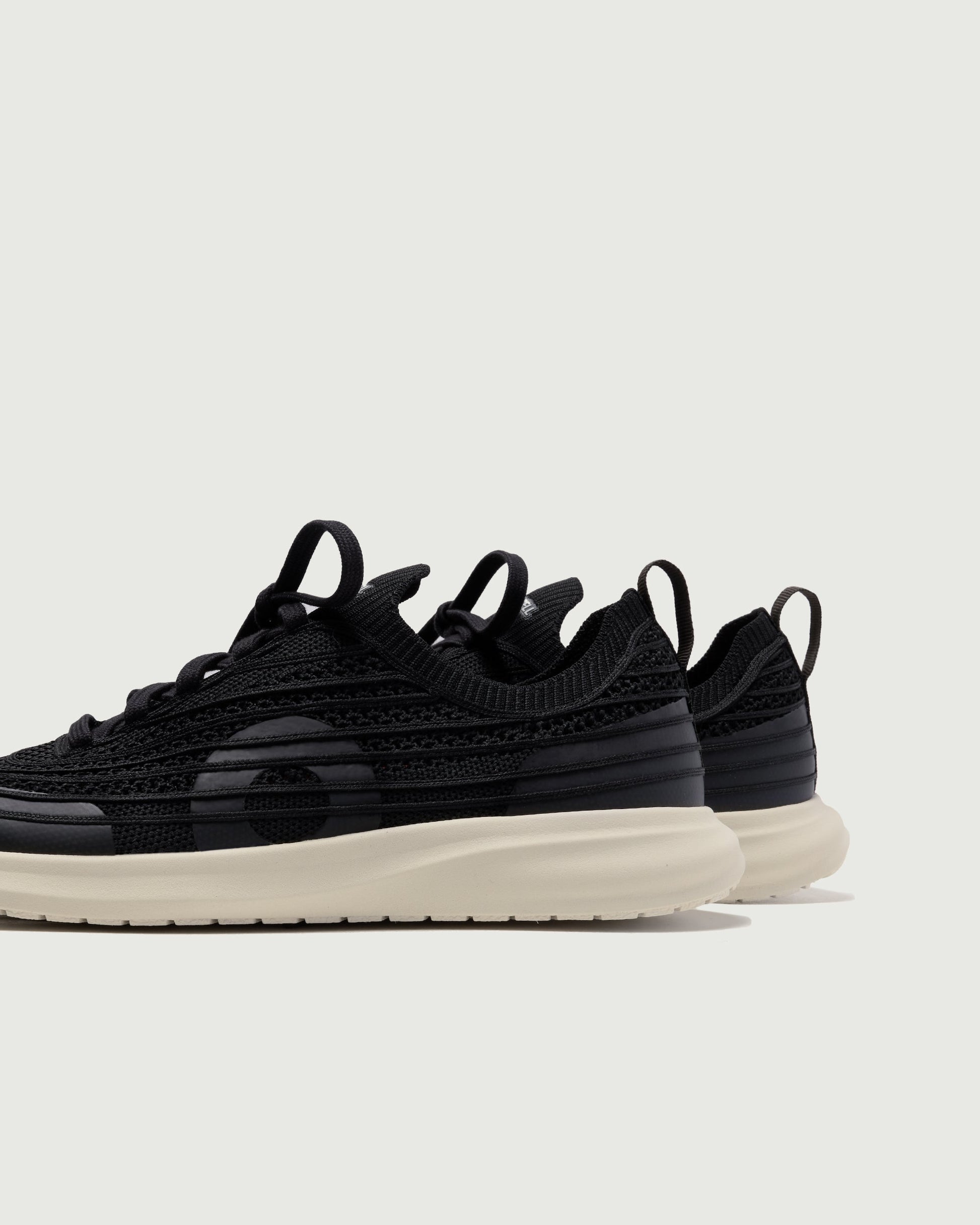 Oliver Cabell Form 1-Black
