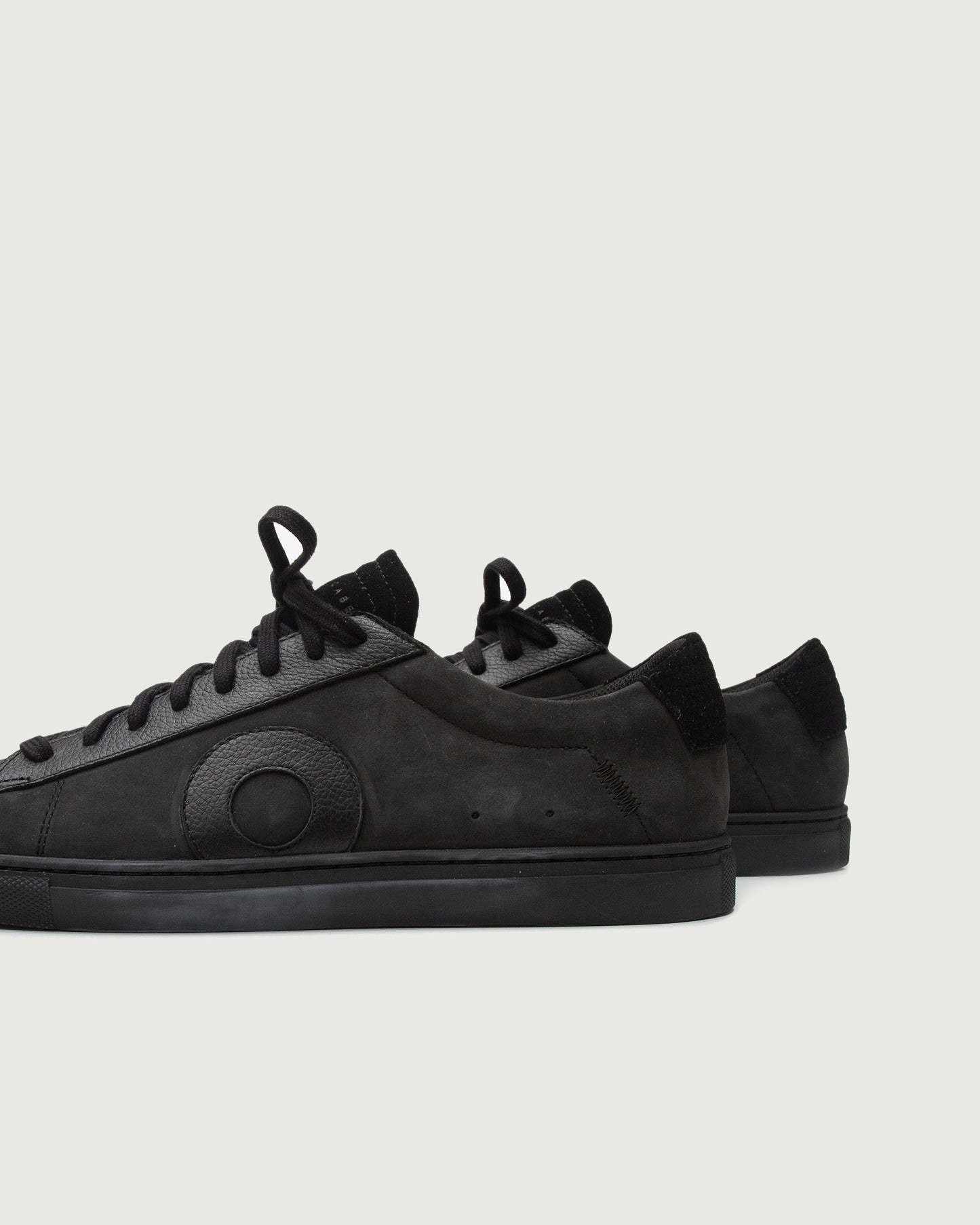 Oliver Cabell Low 1-Anthracite (Orthopedic)