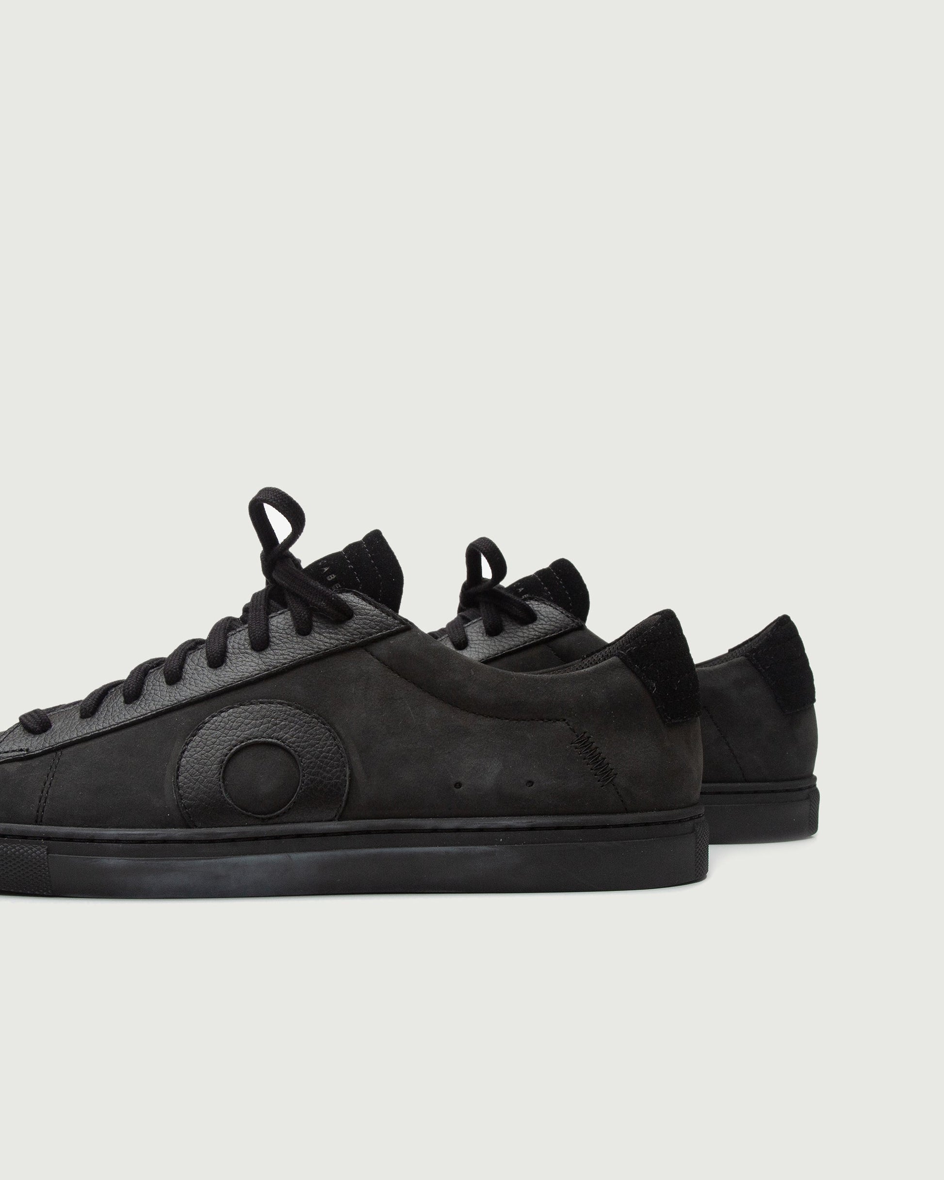 Oliver Cabell Low 1-Anthracite (Orthopedic)