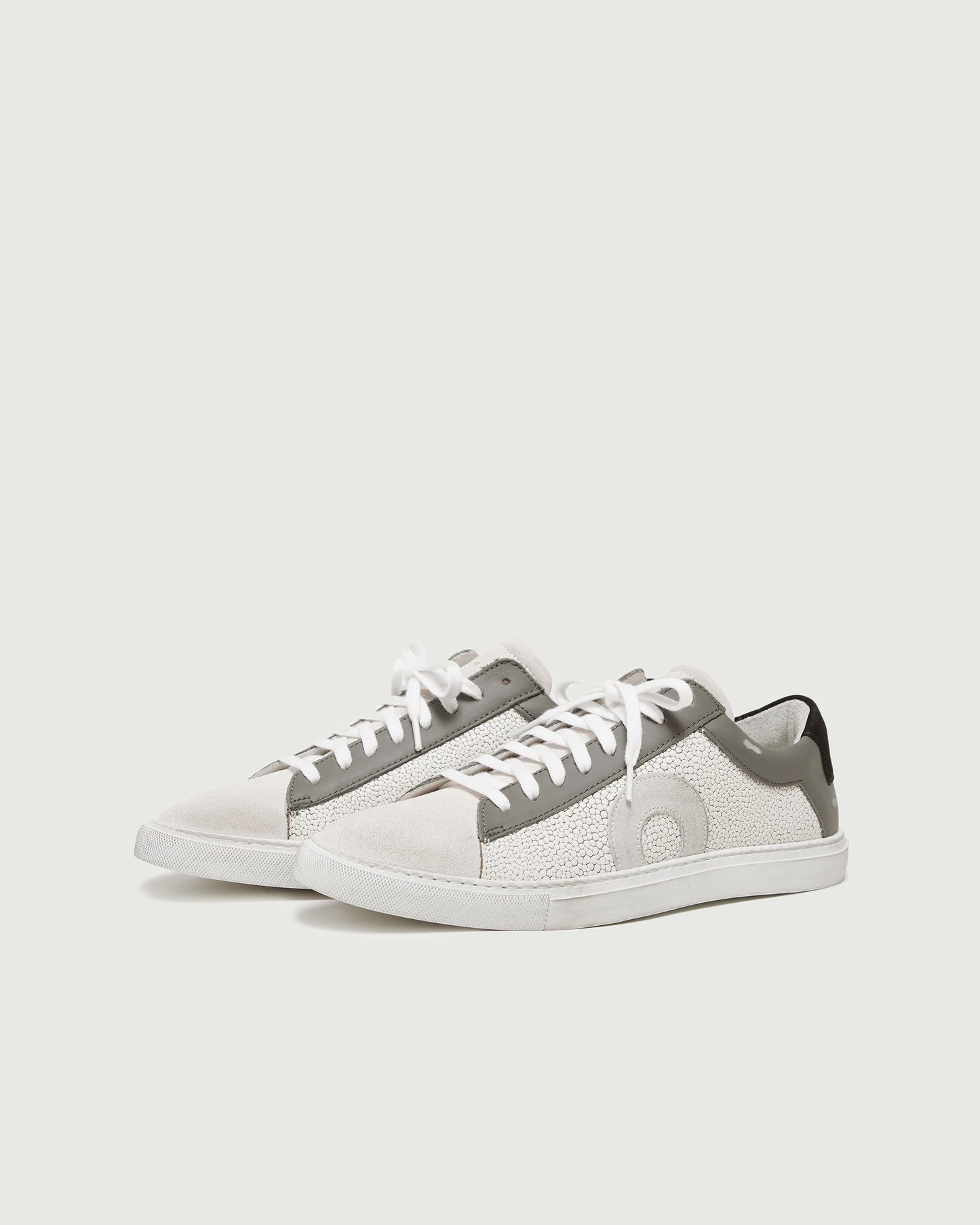 Oliver Cabell Low 1-Stingray (Orthopedic)